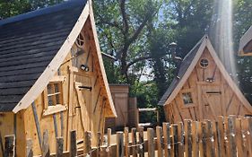 Les Cabanes Feeriques Du Cheix